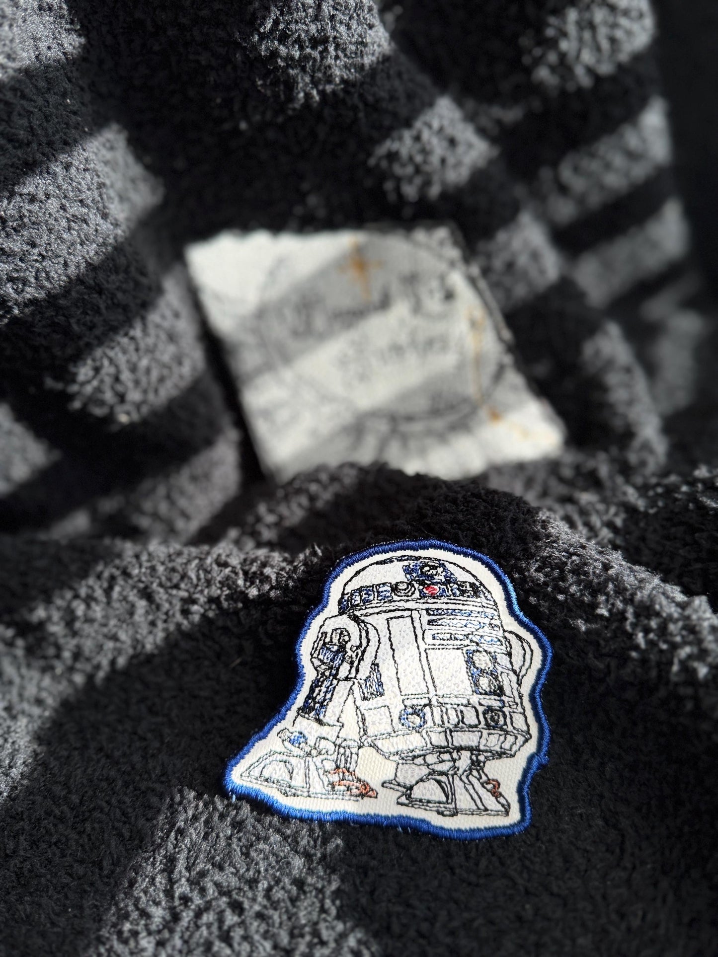 R2D2 inspired Embroidered Patch: Star Wars Sketched Iron-On Applique
