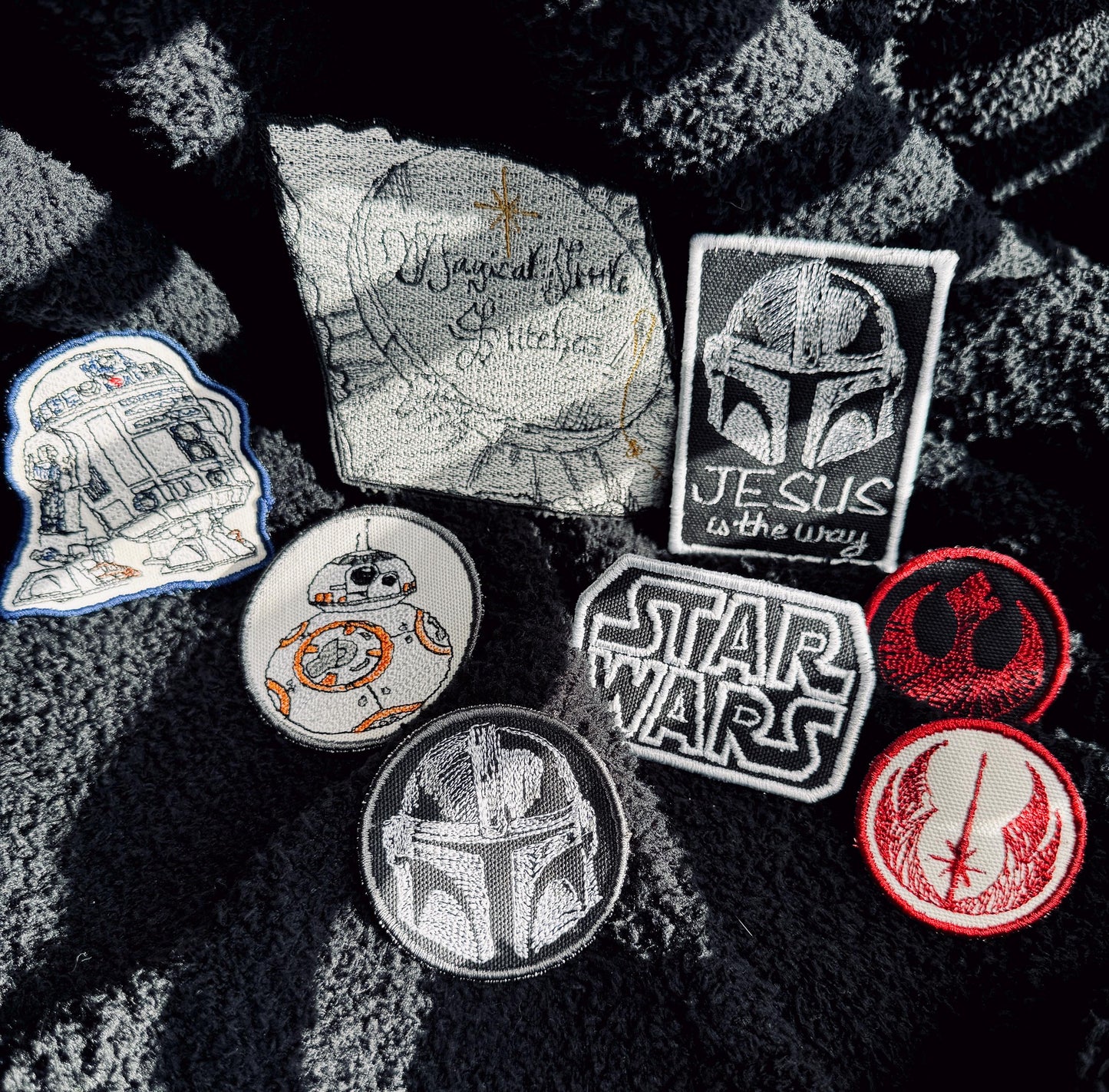 R2D2 inspired Embroidered Patch: Star Wars Sketched Iron-On Applique